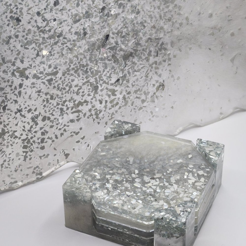 🔥NEW COLLECTOR'S ITEMS Silver Shattered Glass 8-Piece Coaster/Cocktail Tray Set